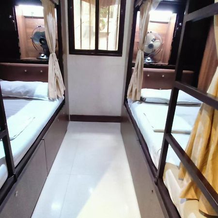 Almas Dormitory 24 Hours Aircondition Mumbai Exterior foto