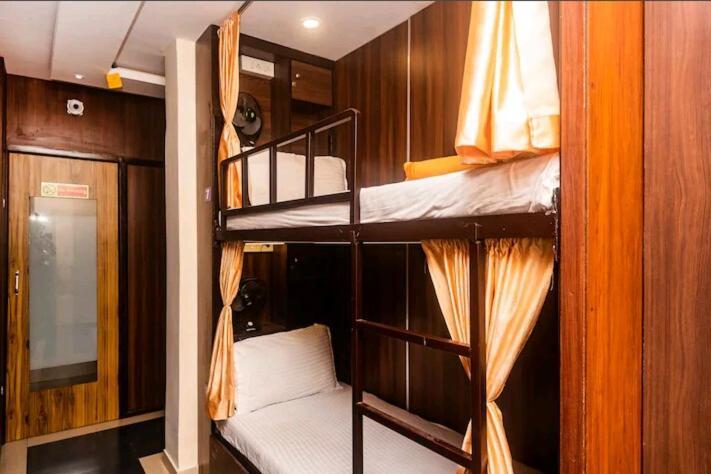 Almas Dormitory 24 Hours Aircondition Mumbai Exterior foto