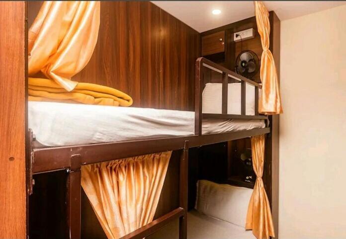 Almas Dormitory 24 Hours Aircondition Mumbai Exterior foto