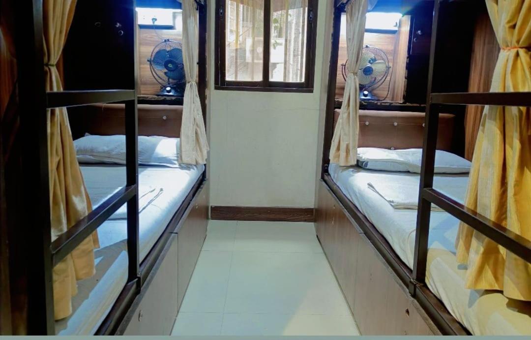 Almas Dormitory 24 Hours Aircondition Mumbai Exterior foto