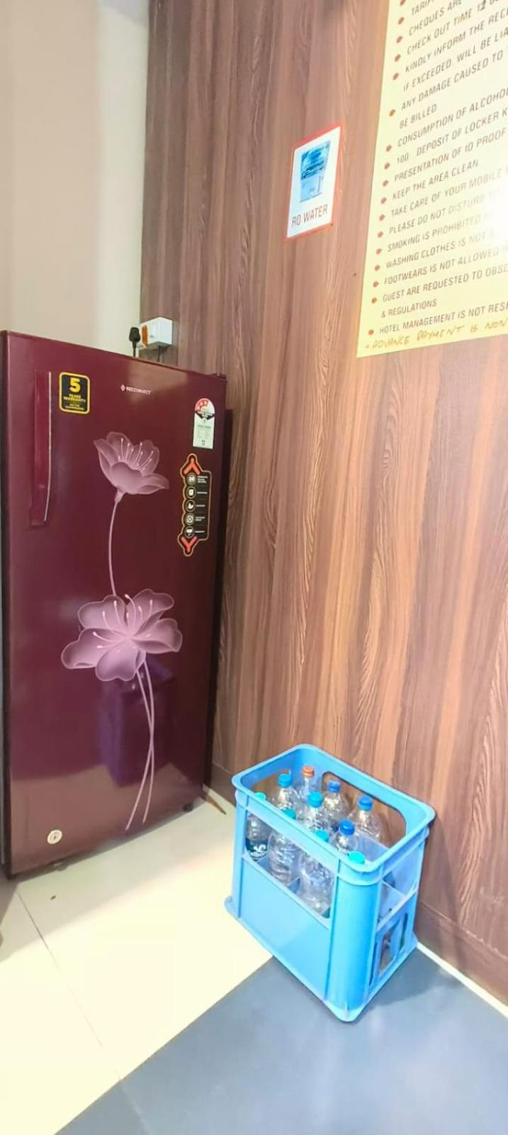 Almas Dormitory 24 Hours Aircondition Mumbai Exterior foto