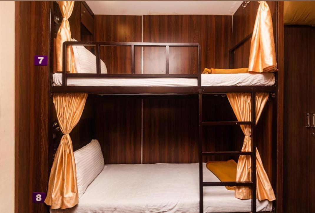 Almas Dormitory 24 Hours Aircondition Mumbai Exterior foto