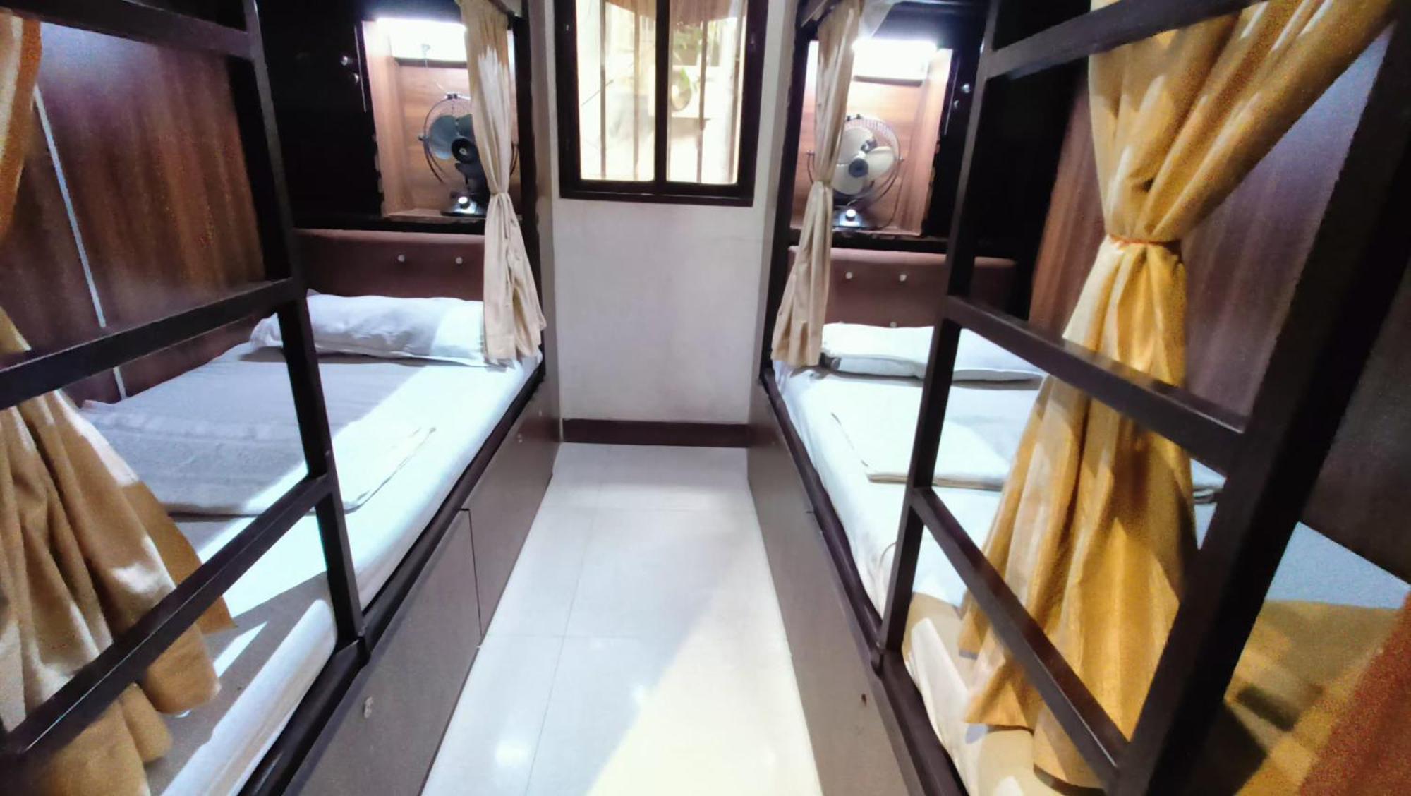 Almas Dormitory 24 Hours Aircondition Mumbai Exterior foto