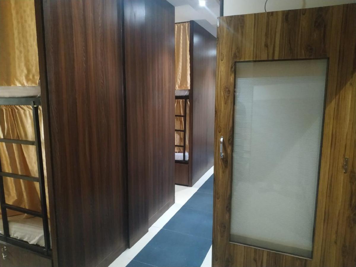 Almas Dormitory 24 Hours Aircondition Mumbai Exterior foto